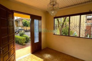 Casa com 170m², 3 dormitórios, 1 vaga, no bairro São José em Caxias do Sul para Comprar