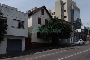 Casa com 120m², 3 dormitórios, 1 vaga, no bairro São Pelegrino em Caxias do Sul para Comprar