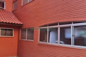 Apartamento com 89m², 2 dormitórios, 2 vagas, no bairro Madureira em Caxias do Sul para Alugar