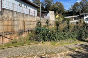 Terreno com 355m², no bairro Colina Sorriso em Caxias do Sul para Comprar