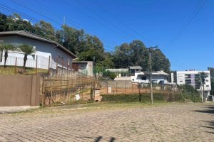 Terreno com 355m², no bairro Colina Sorriso em Caxias do Sul para Comprar