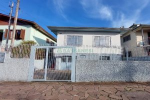 Casa com 140m², 3 dormitórios, 3 vagas, no bairro Santa Catarina em Caxias do Sul para Comprar