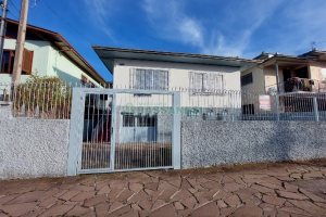 Casa com 140m², 3 dormitórios, 3 vagas, no bairro Santa Catarina em Caxias do Sul para Comprar