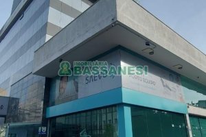 Sala com 65m², 2 vagas, no bairro Centro em Caxias do Sul para Alugar