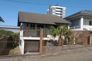 Casa com 169m², 2 dormitórios, no bairro Santa Catarina em Caxias do Sul para Comprar