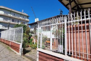 Casa com 100m², 3 dormitórios, 1 vaga, no bairro Centro em Caxias do Sul para Comprar