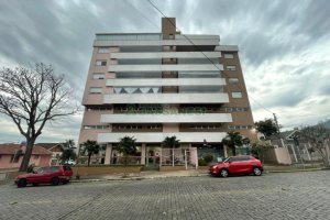 Apartamento com 110m², 2 vagas, no bairro Cruzeiro em Caxias do Sul para Comprar