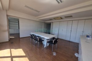 Sala com 200m², 1 vaga, no bairro Centro em Caxias do Sul para Alugar