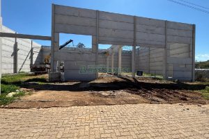 Pavilhão com 860m², no bairro Jardim das Hortências em Caxias do Sul para Alugar