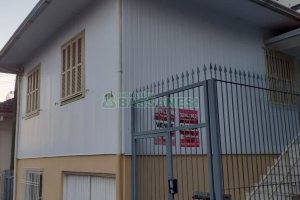 Casa com 340m², 3 dormitórios, 1 vaga, no bairro Centro em Caxias do Sul para Comprar