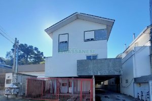 Sobrado Mobiliado com 70m², 2 dormitórios, 1 vaga, no bairro São Caetano em Caxias do Sul para Alugar