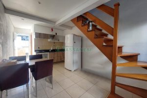 Sobrado Mobiliado com 70m², 2 dormitórios, 1 vaga, no bairro São Caetano em Caxias do Sul para Alugar