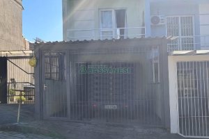 Sobrado com 71m², 2 dormitórios, 500 vagas, no bairro Salgado Filho em Caxias do Sul para Comprar