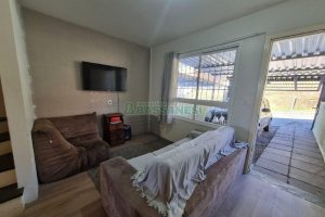 Sobrado com 71m², 2 dormitórios, 500 vagas, no bairro Salgado Filho em Caxias do Sul para Comprar