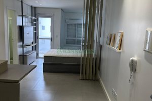 Kitinete com 41m², 1 dormitório, 1 vaga, no bairro Lourdes em Caxias do Sul para Comprar