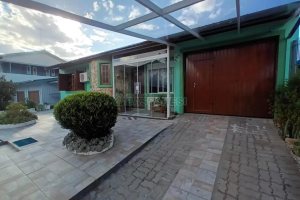 Casa com 110m², 2 dormitórios, 2 vagas, no bairro Santa Lúcia em Caxias do Sul para Comprar