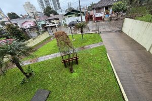 Apartamento com 80m², 3 dormitórios, 2 vagas, no bairro Petrópolis em Caxias do Sul para Alugar