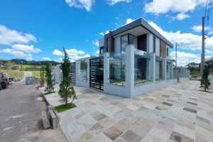 Casa com 228m², 3 dormitórios, 2 vagas, no bairro Nossa Senhora da Saúde em Caxias do Sul para Comprar