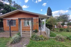 Casa com 306m², 3 dormitórios, 1 vaga, no bairro Pedancino em Caxias do Sul para Comprar