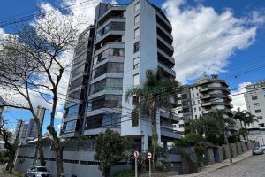 Apartamento com 140m², 3 dormitórios, 2 vagas, no bairro São Leopoldo em Caxias do Sul para Alugar