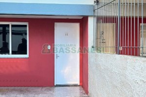 Sobrado com 70m², 2 dormitórios, 1 vaga, no bairro São Giácomo em Caxias do Sul para Alugar