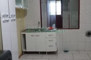 Casa com 250m², 7 dormitórios, 2 vagas, no bairro Serrano em Caxias do Sul para Comprar