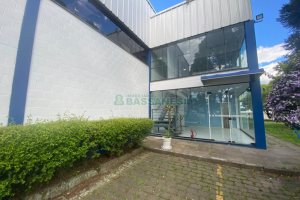 Pavilhão com 1300m², no bairro Cidade Nova em Caxias do Sul para Alugar