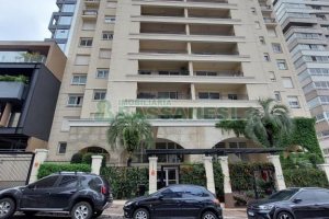 Apartamento com 202m², 3 dormitórios, 2 vagas, no bairro Exposição em Caxias do Sul para Comprar