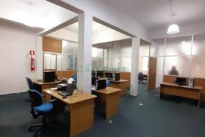 Loja com 220m², 2 vagas, no bairro Pio X em Caxias do Sul para Alugar