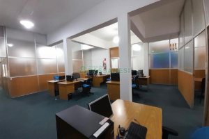 Loja com 220m², 2 vagas, no bairro Pio X em Caxias do Sul para Alugar