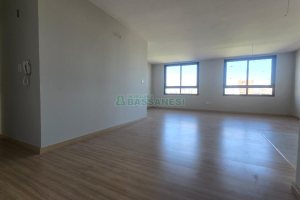 Kitinete com 47m², 1 vaga, no bairro Rio Branco em Caxias do Sul para Comprar