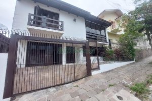 Casa com 160m², 3 dormitórios, 1 vaga, no bairro Rio Branco em Caxias do Sul para Alugar