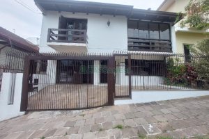 Casa com 160m², 3 dormitórios, 1 vaga, no bairro Rio Branco em Caxias do Sul para Alugar