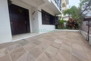 Casa com 160m², 3 dormitórios, 1 vaga, no bairro Rio Branco em Caxias do Sul para Alugar