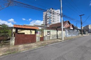 Casa com 222m², 4 dormitórios, 2 vagas, no bairro Marechal Floriano em Caxias do Sul para Comprar