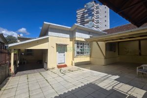 Casa com 222m², 4 dormitórios, 2 vagas, no bairro Marechal Floriano em Caxias do Sul para Comprar