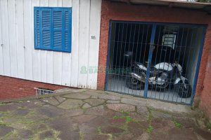 Casa com 164m², 2 dormitórios, -4 vaga, no bairro Madureira em Caxias do Sul para Comprar