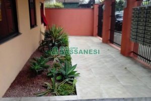 Kitinete com 35m², 1 dormitório, no bairro Centro em Caxias do Sul para Alugar