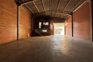 Pavilhão com 280m², no bairro São José em Caxias do Sul para Alugar