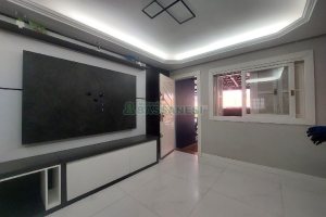 Sobrado com 90m², 2 dormitórios, 2 vagas, no bairro Parque Oasis em Caxias do Sul para Alugar