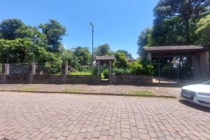 Casa com 350m², 5 dormitórios, 2 vagas, no bairro São Virgílio em Caxias do Sul para Alugar ou Comprar