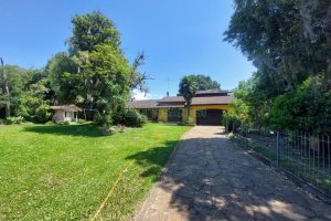 Casa com 350m², 5 dormitórios, 2 vagas, no bairro São Virgílio em Caxias do Sul para Alugar ou Comprar