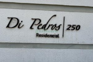 Apto Mobiliado com 72m², 2 dormitórios, 1 vaga, no bairro De Lazzer em Caxias do Sul para Alugar