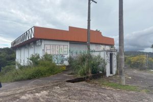 Pavilhão com 1100m², no bairro Ana Rech em Caxias do Sul para Comprar