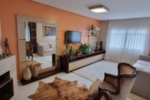 Sobrado com 194m², 4 dormitórios, -4 vaga, no bairro Vinhedos em Caxias do Sul para Comprar