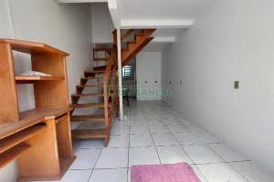 Sobrado com 70m², 2 dormitórios, 1 vaga, no bairro Salgado Filho em Caxias do Sul para Alugar