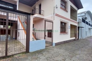 Casa com 70m², 3 dormitórios, no bairro Centro em Caxias do Sul para Alugar