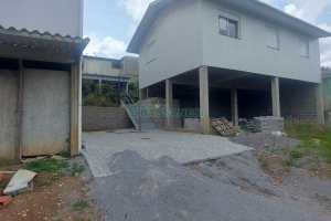 Casa com 70m², 3 dormitórios, 1 vaga, no bairro São Caetano em Caxias do Sul para Alugar