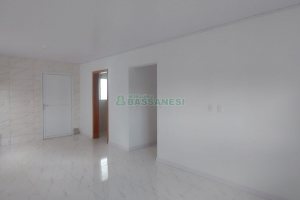 Casa com 70m², 3 dormitórios, 1 vaga, no bairro São Caetano em Caxias do Sul para Alugar