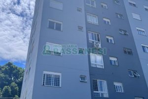 Apartamento com 48m², 2 dormitórios, 1 vaga, no bairro Pioneiro em Caxias do Sul para Comprar